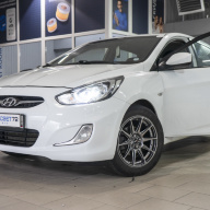 Установка светодиодных линз в фары Hyundai Solaris