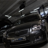 Toyota Avensis 2008 г.в Замена старых линз на новые Би диодные линзы Aozoom A3+