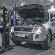 Mitsubishi Pajero IV - Замена выгоревших линз на bi-led