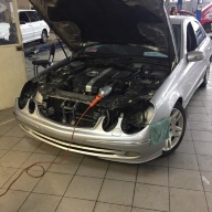 Mercedes Benz W211  Сделана замена линз в фарах на новые биксеноновые Hella 2 classic