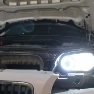 BMW X1 установка билинз, квадроксенона
